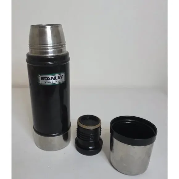 Stanley Classic Legendary Vacuum Bottle 16 oz. - Picture 3 of 4